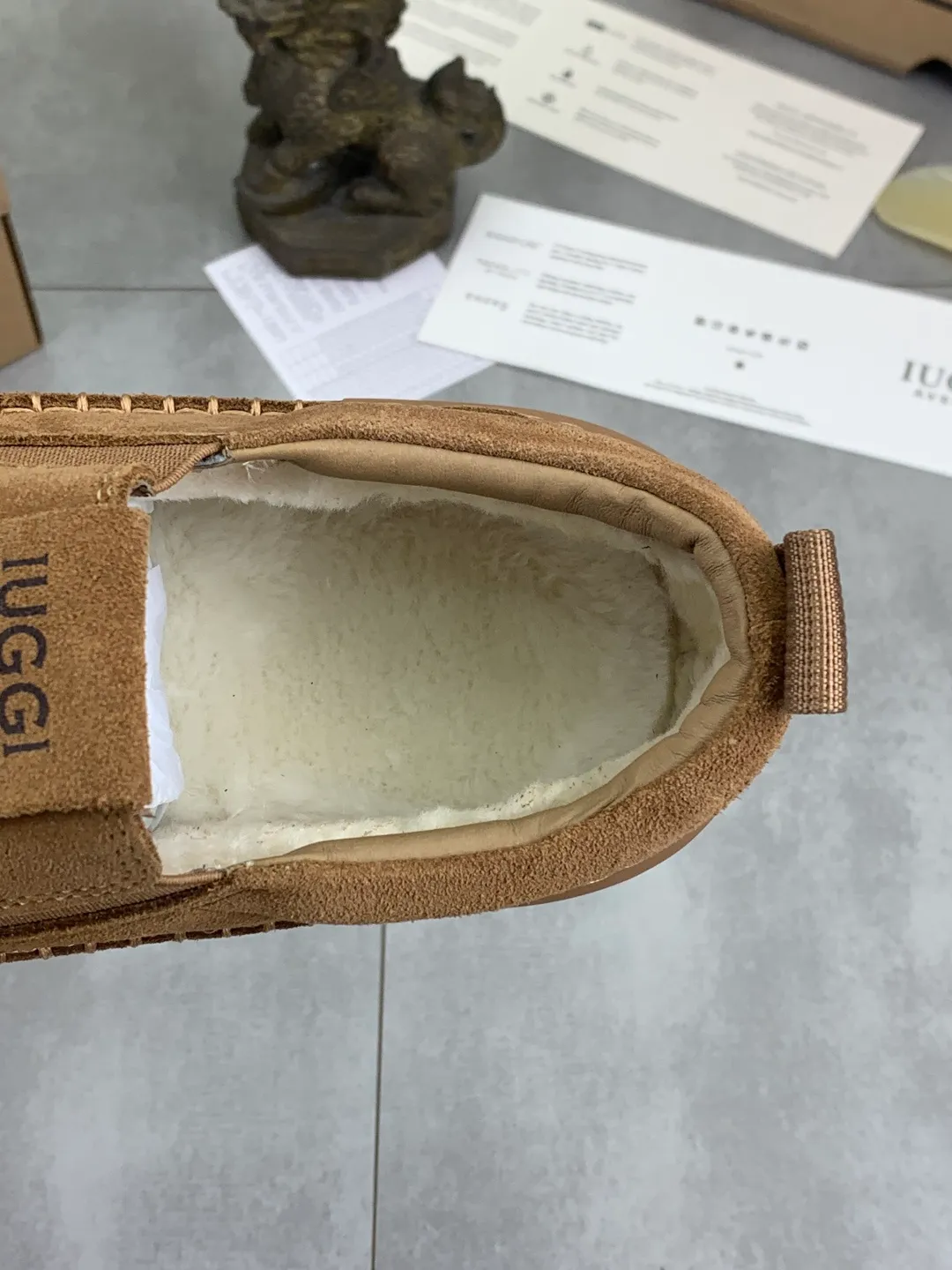 Men's men's shoes 💰P580 New arrival 🆕🆕🆕 IUGGI men's shoes slip-on loafers British style fashionable retro casual sneakers Convenient, comfortable, casual, versatile style Wool lining is comfortable and warm Rubber outsole Non-slip and firm Size: 39-44 Three colors 8731-8